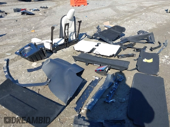 2022 Tesla Model X Plaid z VIN 7SAXCBE64NF352928, wystawiony jako IAAI lot #41406070 z przebiegiem 38 175 mil mil oraz . Historia ofert i sprzedaży dostępna na DreamBid. Obrazek 22.