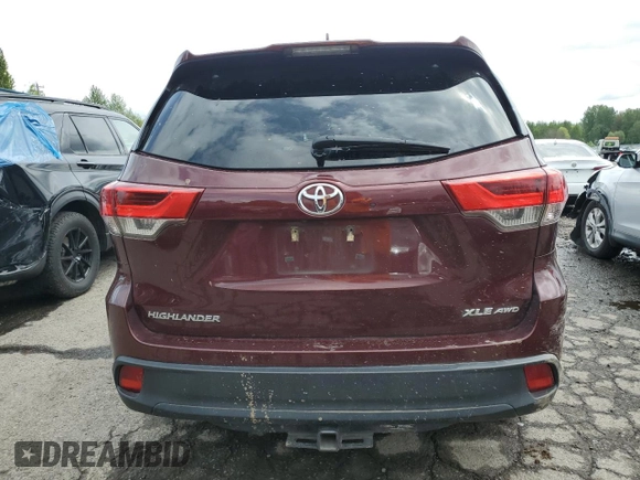 2018 Toyota Highlander SE with VIN 5TDJZRFH0JS874049, listed as a Copart auction lot 54959505 with 92,561 mi miles and Salvage title. Bid and sale history available at DreamBid. Image 6.