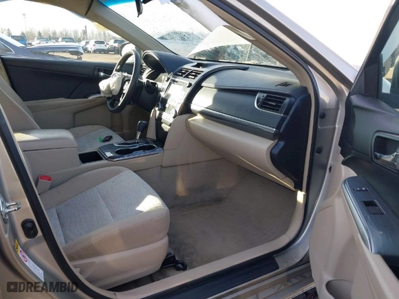 2013 Toyota Camry Hybrid LE with VIN 4T1BD1FK5DU076450, listed as a IAAI auction lot 40845035 with 174,996 mi miles. Bid and sale history available at carsss.com. Image 5.