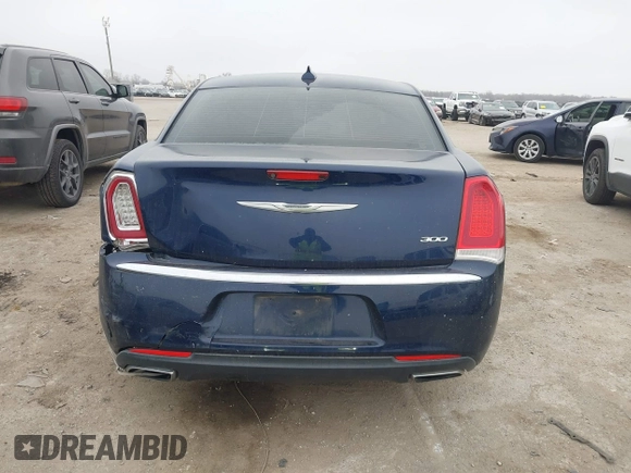 2015 Chrysler 300 Limited with VIN 2C3CCAAG5FH796498, listed as a IAAI auction lot 41520694 with 165,433 mi miles. Bid and sale history available at carsss.com. Image 16.