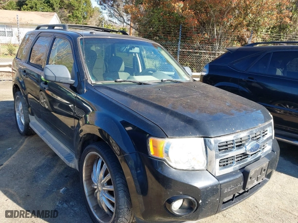 2009 Ford Escape XLT with VIN 1FMCU93G49KD15671, listed as a IAAI auction lot 41751527 with 208,697 mi miles. Bid and sale history available at carsss.com. Image 1.