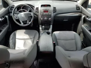 2013 Kia Sorento LX with VIN 5XYKTDA23DG389370, listed as a Copart auction lot 60645535 with 176,393 mi miles and Salvage title. Bid and sale history available at DreamBid. Image 8.