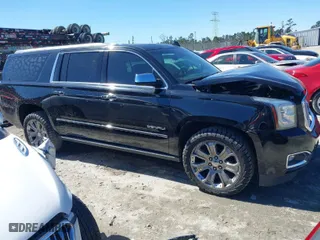 2016 GMC Yukon XL Denali with VIN 1GKS1HKJ5GR435925, listed as a IAAI auction lot 41727259 with 137,098 mi miles. Bid and sale history available at carsss.com. Image 1.