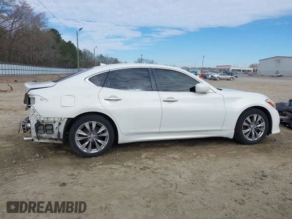 2013 Infiniti M with VIN JN1BY1APXDM510764, listed as a IAAI auction lot 41706993 with 226,416 mi miles and . Bid and sale history available at carsss.com. Image 14.