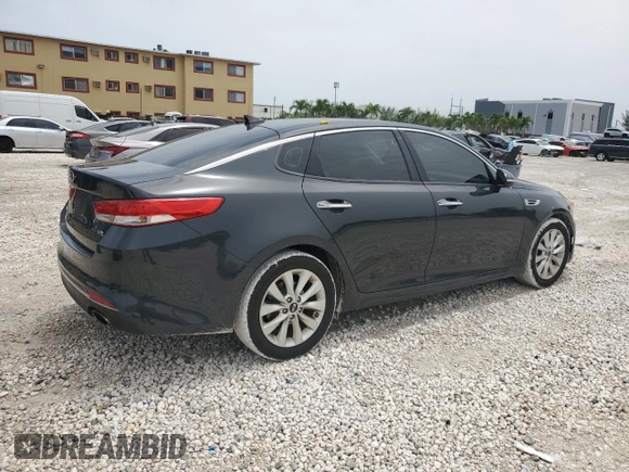 2016 Kia Optima EX z VIN 5XXGU4L32GG006195, wystawiony jako Copart lot #59544165 z przebiegiem 70 116 mil mil oraz Szkoda całkowita • Salvage title. Historia ofert i sprzedaży dostępna na DreamBid. Obrazek 3.