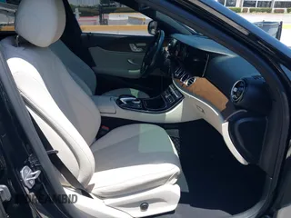 2017 Mercedes-Benz E 300 Luxury z VIN WDDZF4JB6HA116506, wystawiony jako IAAI lot #42316399 z przebiegiem 61 135 mil mil oraz . Historia ofert i sprzedaży dostępna na DreamBid. Obrazek 5.