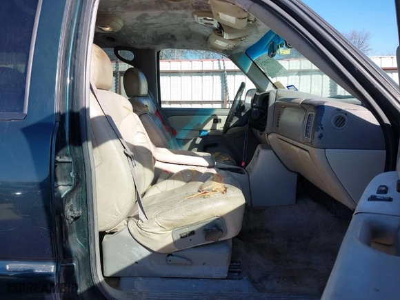 2002 GMC Yukon SLT with VIN 1GKEC13Z52R174419, listed as a IAAI auction lot 41724923 with 309,700 mi miles. Bid and sale history available at carsss.com. Image 5.