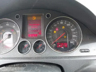 2007 Volkswagen Passat 2.0T z VIN WVWLK73C87E005532, wystawiony jako IAAI lot #42431778 z przebiegiem 175 793 mil mil oraz . Historia ofert i sprzedaży dostępna na DreamBid. Obrazek 7.