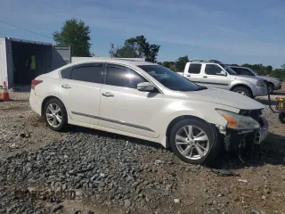 2015 Nissan Altima S with VIN 1N4AL3AP7FC177666, listed as a Copart auction lot 55441875 with 97,110 mi miles and Clean Title. Bid and sale history available at DreamBid. Image 4.