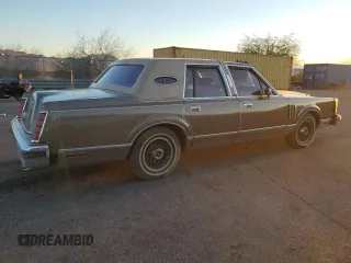 1980 Lincoln Continental with VIN 0Y90G643044, listed as a Copart auction lot 80618964 with 14,372 mi miles and Clean Title. Bid and sale history available at DreamBid. Image 3.