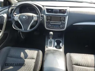 2017 Nissan Altima SV z VIN 1N4AL3AP6HC116408, wystawiony jako Copart lot #54932685 z przebiegiem 141 468 mil mil oraz Szkoda całkowita • Salvage title. Historia ofert i sprzedaży dostępna na DreamBid. Obrazek 8.