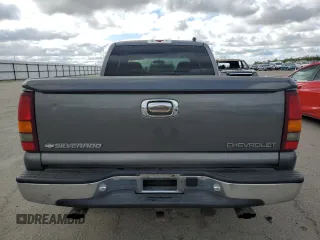2000 Chevrolet Silverado 1500 with VIN 2GCEC19V5Y1389820, listed as a Copart auction lot 47005935 with 116,834 mi miles and Salvage Title. Bid and sale history available at carsss.com. Image 6.