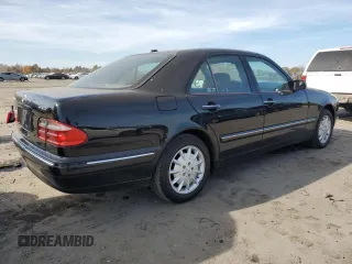 2000 Mercedes-Benz E-Class AWD with VIN WDBJF82J4YX039134, listed as a Copart auction lot 78083864 with 172,264 mi miles and Salvage Title. Bid and sale history available at carsss.com. Image 3.