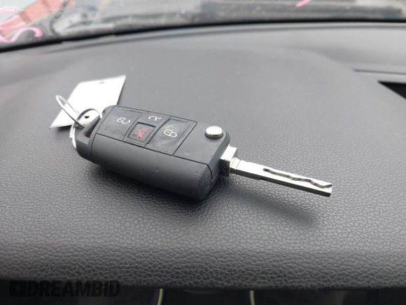 2020 Volkswagen Tiguan S с VIN 3VV1B7AX3LM127590, выставлен на аукционе IAAI как лот 40852532 с пробегом 62 465 миль миль и . История ставок и продаж доступна на DreamBid. Изображение 11.