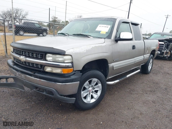 2000 Chevrolet Silverado 1500 LT with VIN 1GCEK19T4YE178639, listed as a IAAI auction lot 41397830 with 289,674 mi miles. Bid and sale history available at carsss.com. Image 2.