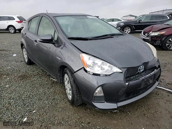 2013 Toyota Prius c One with VIN JTDKDTB31D1552208, listed as a Copart auction lot 47823395 with 177,707 mi miles and Salvage Title. Bid and sale history available at carsss.com. Image 11.