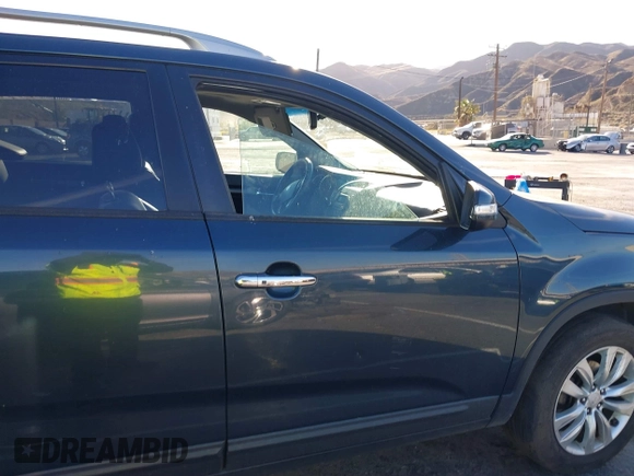 2011 Kia Sorento EX with VIN 5XYKU4A28BG028002, listed as a IAAI auction lot 41665503 with 1 mi miles. Bid and sale history available at carsss.com. Image 6.