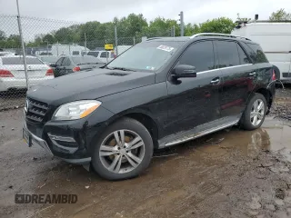 2015 Mercedes-Benz M 350 z VIN 4JGDA5HB7FA450096, wystawiony jako Copart lot #58029775 z przebiegiem 124 230 mil mil oraz Szkoda całkowita • Salvage title. Historia ofert i sprzedaży dostępna na DreamBid. Obrazek 1.