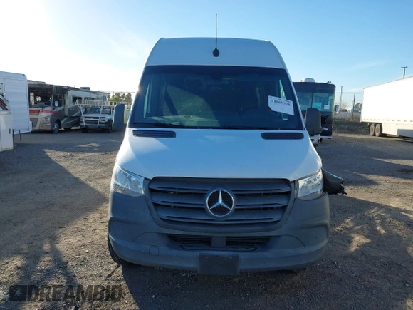 2021 Mercedes-Benz Sprinter Cargo with VIN W1Y4ECHY2MT064412, listed as a IAAI auction lot 41069328 with 88,526 mi miles and . Bid and sale history available at carsss.com. Image 12.