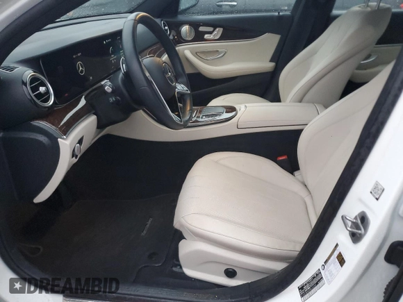 2022 Mercedes-Benz E 350 z VIN W1KZF8EB9NB096369, wystawiony jako Copart lot #84892204 z przebiegiem 28 379 mil mil oraz Szkoda całkowita • Salvage title. Historia ofert i sprzedaży dostępna na DreamBid. Obrazek 7.