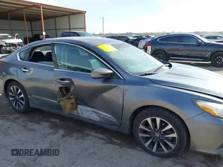 2016 Nissan Altima SR with VIN 1N4AL3AP0GC170284, listed as a IAAI auction lot 41818738 with 220,187 mi miles and . Bid and sale history available at carsss.com. Image 6.