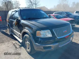 2003 Ford Expedition Eddie Bauer z VIN 1FMFU18L53LC38945, wystawiony jako IAAI lot #42044251 z przebiegiem 206 645 mil mil oraz . Historia ofert i sprzedaży dostępna na DreamBid. Obrazek 1.