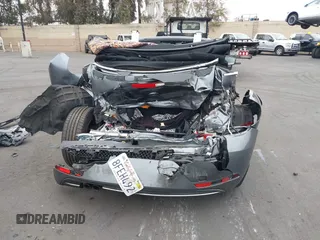 2018 Volkswagen Beetle S z VIN 3VW5DAAT3JM506023, wystawiony jako IAAI lot #42414886 z przebiegiem 33 424 mil mil oraz . Historia ofert i sprzedaży dostępna na DreamBid. Obrazek 17.