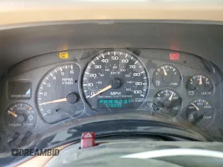 2002 GMC Sierra 1500HD SLE z VIN 1GTGK13U22F213058, wystawiony jako Copart lot #67418174 z przebiegiem 178 940 mil mil oraz Szkody całkowita. Historia ofert i sprzedaży dostępna na DreamBid. Obrazek 9.