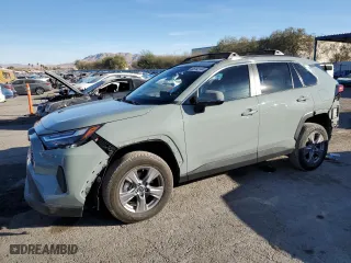 2022 Toyota RAV4 XLE with VIN 2T3W1RFV3NW194685, listed as a Copart auction lot 86182244 with 22,464 mi miles and Salvage Title. Bid and sale history available at carsss.com. Image 1.