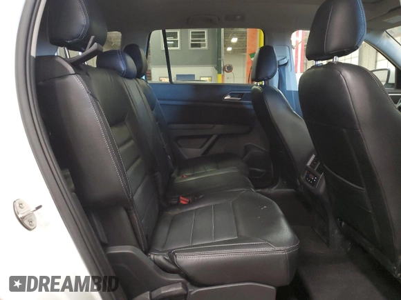 2018 Volkswagen Atlas Launch Edition with VIN 1V2BR2CA9JC508223, listed as a Copart auction lot 48465525 with 60,219 mi miles and Salvage title. Bid and sale history available at DreamBid. Image 11.