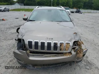 2019 Jeep Cherokee Latitude Plus with VIN 1C4PJMLB2KD169934, listed as a Copart auction lot 57332795 with 110,549 mi miles and Salvage title. Bid and sale history available at DreamBid. Image 5.