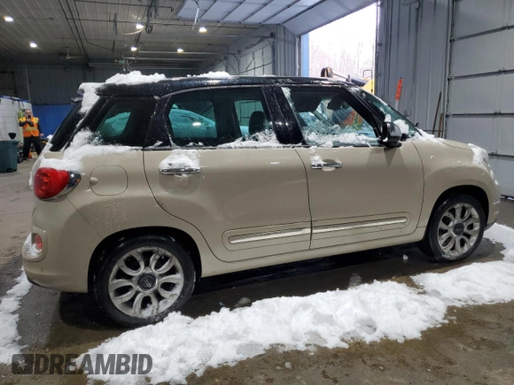 2014 FIAT 500L Lounge with VIN ZFBCFACH7EZ013756, listed as a Copart auction lot 44085635 with 128,348 mi miles and Clean Title. Bid and sale history available at DreamBid. Image 3.