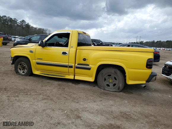 2002 Chevrolet Silverado 1500 LS with VIN 1GCEC14V02Z263127, listed as a Copart auction lot 44550445 with 215,471 mi miles and Salvage Title. Bid and sale history available at carsss.com. Image 2.