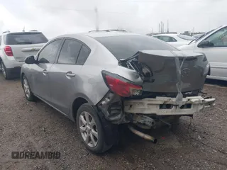 2013 Mazda 3 i SV z VIN JM1BL1TF2D1761375, wystawiony jako IAAI lot #42373558 z przebiegiem 150 196 mil mil oraz . Historia ofert i sprzedaży dostępna na DreamBid. Obrazek 3.