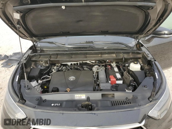 2022 Toyota Highlander LE z VIN 5TDZZRAH3NS109790, wystawiony jako Copart lot #49627715 z przebiegiem 33 113 mil mil oraz Szkoda całkowita • Salvage title. Historia ofert i sprzedaży dostępna na DreamBid. Obrazek 13.