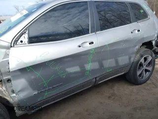 2019 Jeep Cherokee Limited with VIN 1C4PJMDX1KD423367, listed as a IAAI auction lot 41655265 with 121,178 mi miles and . Bid and sale history available at DreamBid. Image 18.