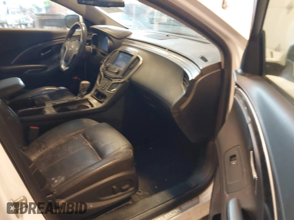 2016 Buick LaCrosse Leather with VIN 1G4GB5G38GF121528, listed as a IAAI auction lot 41720021 with 224,665 mi miles. Bid and sale history available at carsss.com. Image 5.
