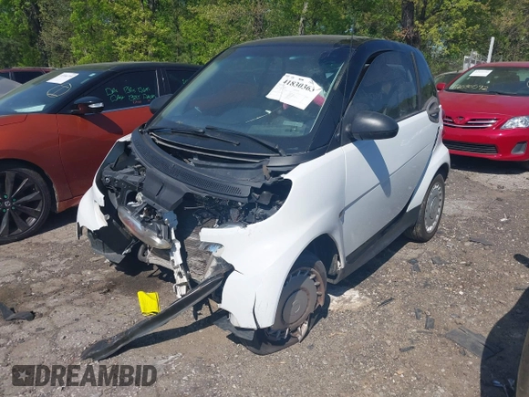 2015 Smart fortwo Passion with VIN WMEEJ3BA9FK806363, listed as a IAAI auction lot 41830363 with 1 mi miles. Bid and sale history available at carsss.com. Image 16.