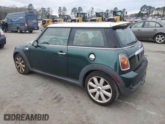 2007 MINI Hardtop S with VIN WMWMF73547TL91451, listed as a Copart auction lot 48507445 with 124,330 mi miles and Clean Title. Bid and sale history available at DreamBid. Image 2.