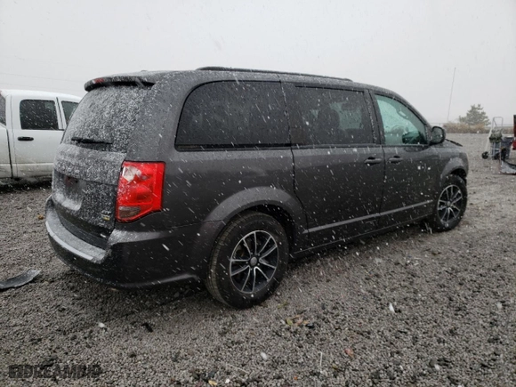 2018 Dodge Grand Caravan GT with VIN 2C4RDGEG7JR338870, listed as a Copart auction lot 47779195 with 66,374 mi miles and Salvage Title. Bid and sale history available at carsss.com. Image 3.