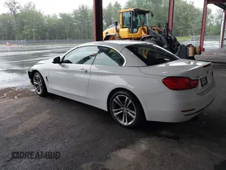 2017 BMW 4 Series 430i xDrive z VIN WBA4U9C30H5H64364, wystawiony jako IAAI lot #42502753 z przebiegiem 100 988 mil mil oraz . Historia ofert i sprzedaży dostępna na DreamBid. Obrazek 3.