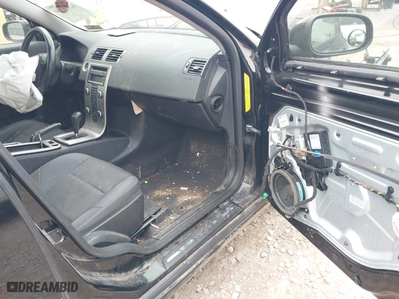 2008 Volvo V50 2.4L with VIN YV1MW382282379746, listed as a IAAI auction lot 42023404 with 182,247 mi miles. Bid and sale history available at carsss.com. Image 5.