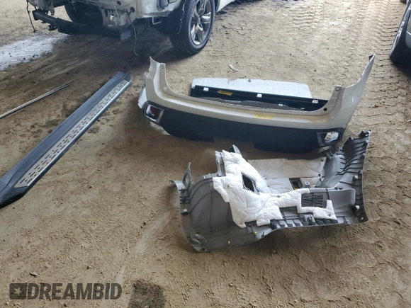 2018 Toyota Highlander Hybrid Limited with VIN 5TDDGRFH7JS041481, listed as a Copart auction lot 41829725 with 142,796 mi miles and Salvage title. Bid and sale history available at DreamBid. Image 13.