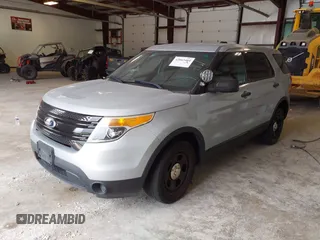 2013 Ford Police Interceptor Utility z VIN 1FM5K8AR8DGA68521, wystawiony jako IAAI lot #42063404 z przebiegiem 84 716 mil mil oraz . Historia ofert i sprzedaży dostępna na DreamBid. Obrazek 2.
