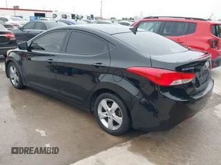 2013 Hyundai Elantra GLS z VIN 5NPDH4AE2DH309635, wystawiony jako IAAI lot #42439219 z przebiegiem 263 297 mil mil oraz . Historia ofert i sprzedaży dostępna na DreamBid. Obrazek 3.