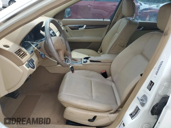 2008 Mercedes-Benz C 300 Sport z VIN WDDGF54X68R015021, wystawiony jako Copart lot #54089575 z przebiegiem 101 560 mil mil oraz Czysty tytuł • Clean title. Historia ofert i sprzedaży dostępna na DreamBid. Obrazek 7.