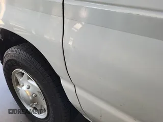 2011 Ford Econoline Cargo Commercial z VIN 1FTNE2EL8BDA18523, wystawiony jako IAAI lot #42454307 z przebiegiem 150 366 mil mil oraz . Historia ofert i sprzedaży dostępna na DreamBid. Obrazek 1.