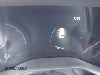 2025 Toyota Sienna LE z VIN 5TDKRKEC2SS233830, wystawiony jako IAAI lot #42012062 z przebiegiem 2 451 mil mil oraz . Historia ofert i sprzedaży dostępna na DreamBid. Obrazek 15.