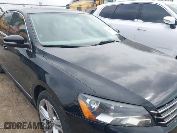 2014 Volkswagen Passat TDI SEL Premium with VIN 1VWCN7A33EC068280, listed as a IAAI auction lot 42086420 with 153,656 mi miles. Bid and sale history available at carsss.com. Image 6.