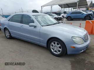 2000 Mercedes-Benz S 320/430/500 z VIN WDBNG70J2YA063852, wystawiony jako IAAI lot #42083785 z przebiegiem 87 033 mil mil oraz . Historia ofert i sprzedaży dostępna na DreamBid. Obrazek 1.